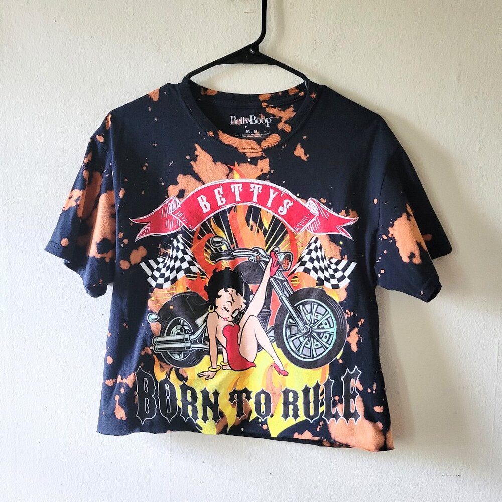 NWOT Betty Boop Born to Rule Cropped Tie Dye Graphic Tee Size M
